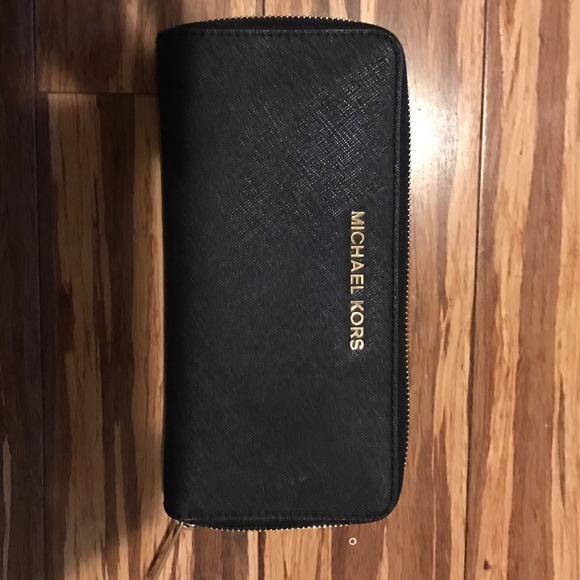 Black Michael Kors Wallet