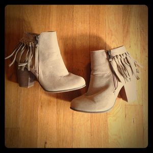 Suede Taupe Booties💖