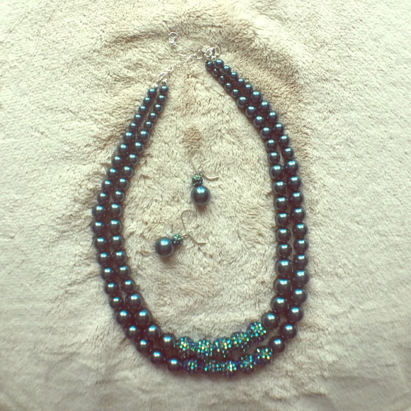 Teal beautiful holiday earring and necklace set