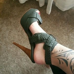 Colin Stuart heels
