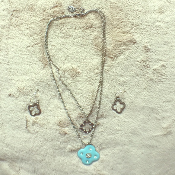 Necklace and earring set