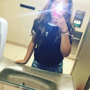 Meet your Posher, Yaneli