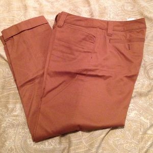 Fossil crop pants