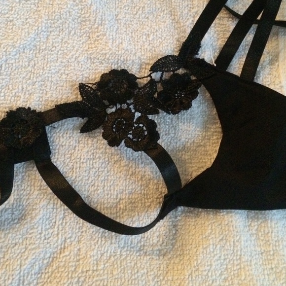 Strappy Open Lace Bra - Picture 2 of 2