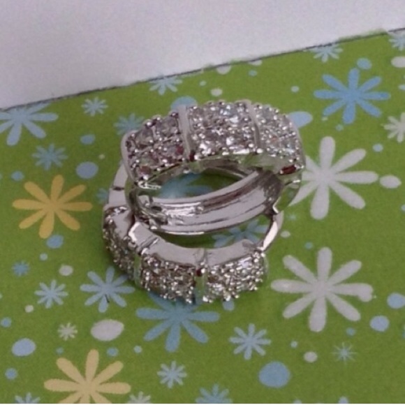 Jewelry - 🎀925 Silver Cubic Zirconia Paved Set Earrings🎀