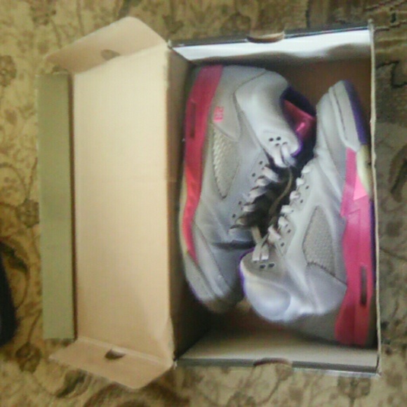 Girls jordan retro 4