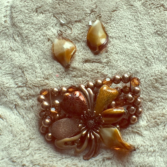 Bracket and earring set