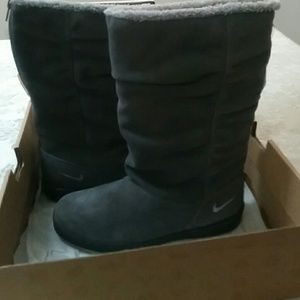 Nike women's Sneaker Hoodie Boots