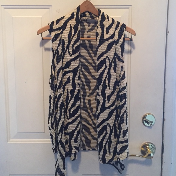 Chico's Easywear shawl/vest/tunic. In new condition. Fun Zebra Print.
