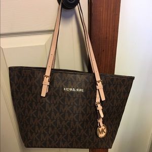 Michael kors purse-not authentic