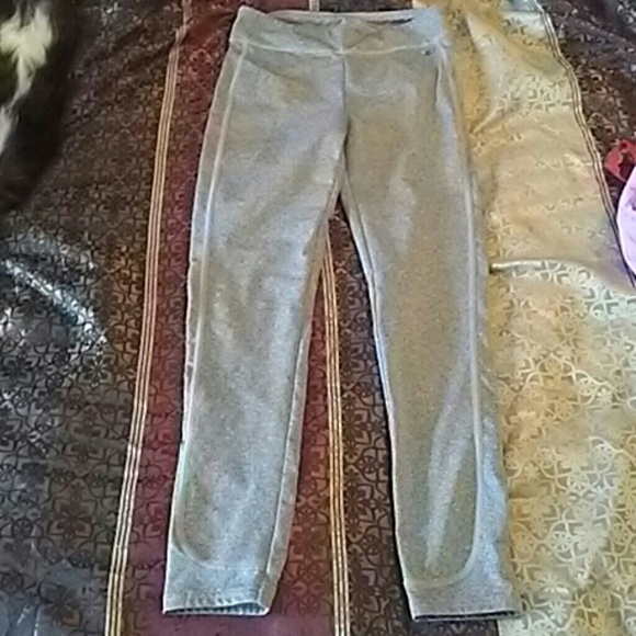 Very cute and warm American eagle outfitters!