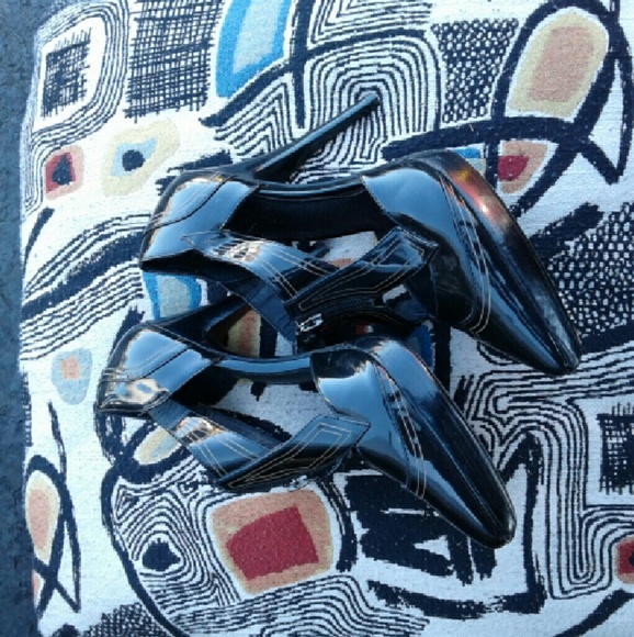 Pelle Moda heels