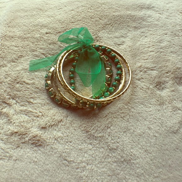 Green and gold 5 piece bracelet