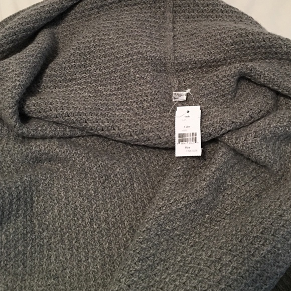 CHUNKY Knit Oversized Infinity Scarf - Picture 3 of 4