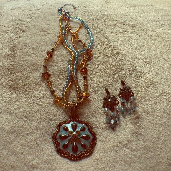 Necklace and earring set