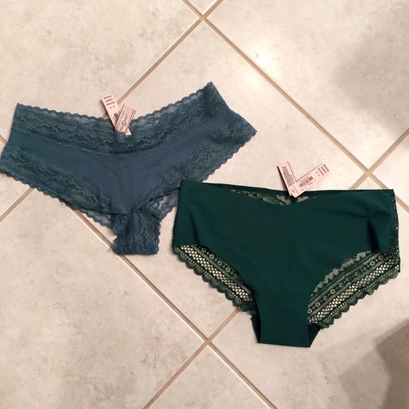 ⬇️SALE⬇️2 NWT Victoria's Secret panties Medium