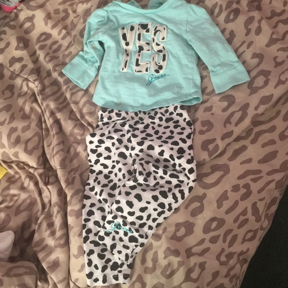 Guess 2-Pc Top/Bottoms