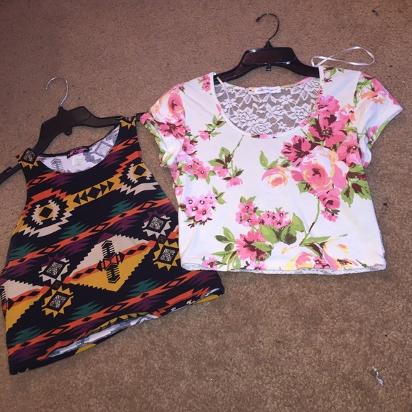2 crop tops - Picture 1 of 2