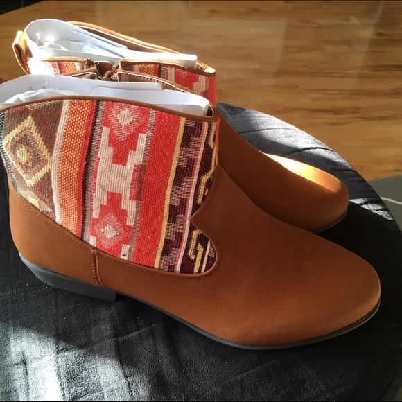 Comfortview tan bootie with tribal print shaft.