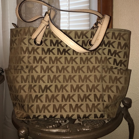 Michael Kors purse