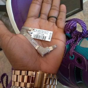 Meet your Posher, Tia