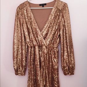 Honey Punch rose-gold 🌹 sequin dress, sz S!