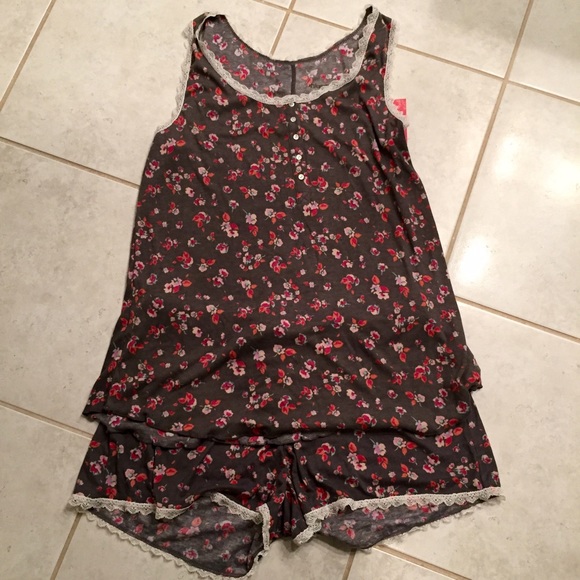 Cute Floral print Sleepwear set 😴🌼🌸🌺