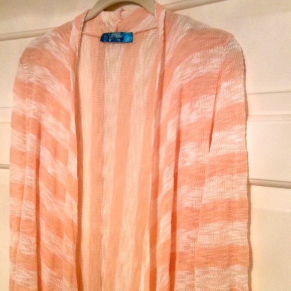 💥WKND SALE💥 Francesca's Peach/White Cardi NWOT - Picture 2 of 4