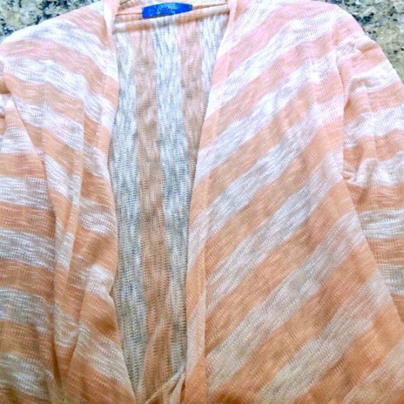 💥WKND SALE💥 Francesca's Peach/White Cardi NWOT - Picture 4 of 4