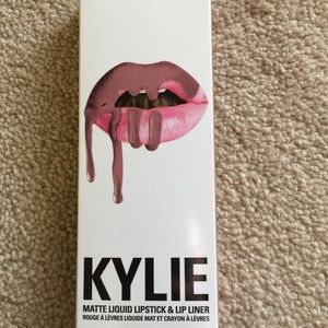 Kylie liquid lipstick and lip liner