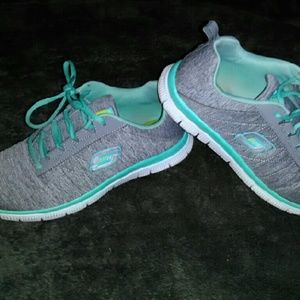Skechers sneakers