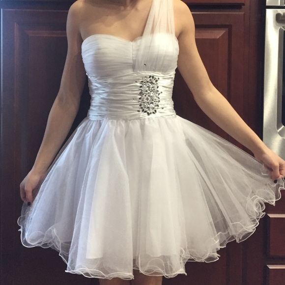Gorgeous White Formal Dress - Picture 1 of 3