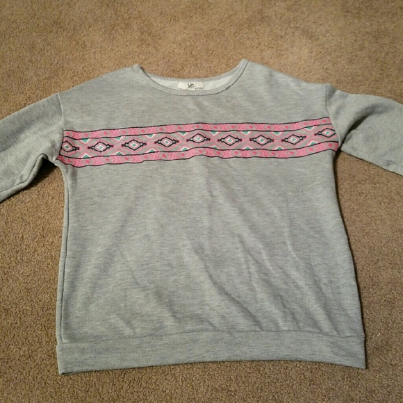 5 FOR $25 Grey and Pink Aztec/Tribal Print Sweater - Picture 3 of 3