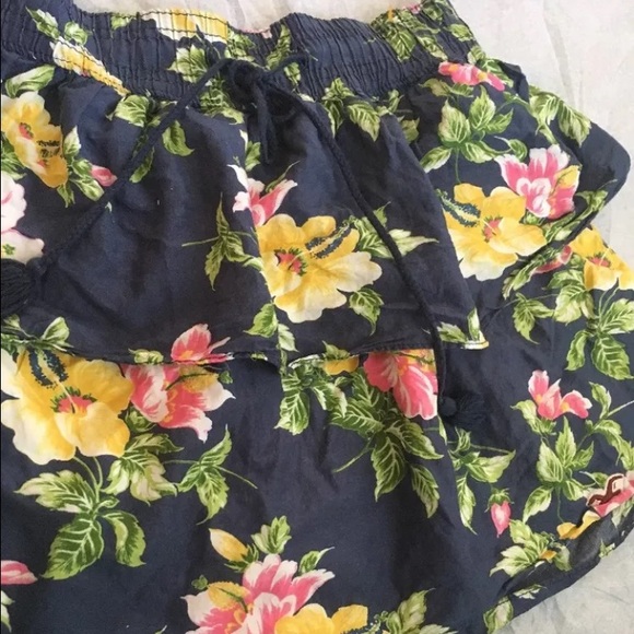 Hollister floral Hawaiian mini skirt sz m