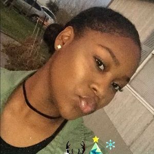 Meet your Posher, Leah