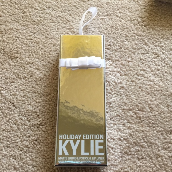Holiday Kylie matte liquid lipstick and liner