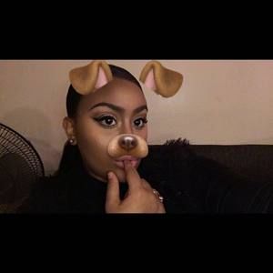 Meet your Posher, Sella