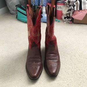 Ariat Women's boots for sale !.