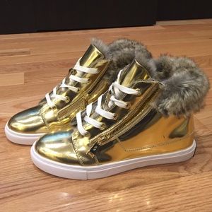 Juicy Couture "Nellie" gold fur sneakers size 9