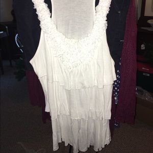 White ruffled tank top. XL