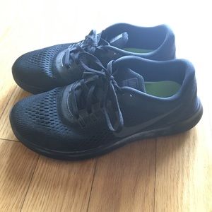 Nike Free RN running shoes