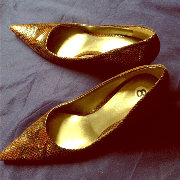 Nine West Pizza Toes. Man made material Size 8