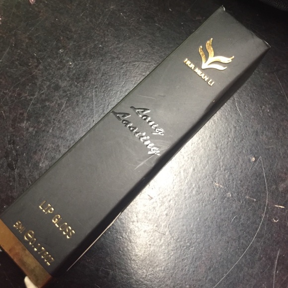 Lipstick - Picture 3 of 3