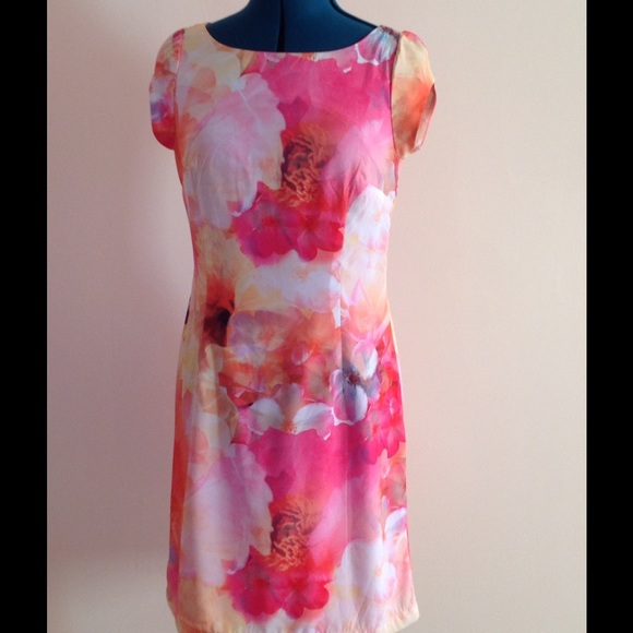 Gorgeous Liz Claiborne Short Sleeve Dress
