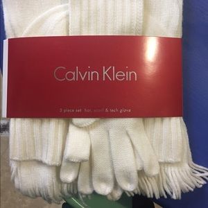 Calvin Klein 3 Piece Cream Winter Accessory Set