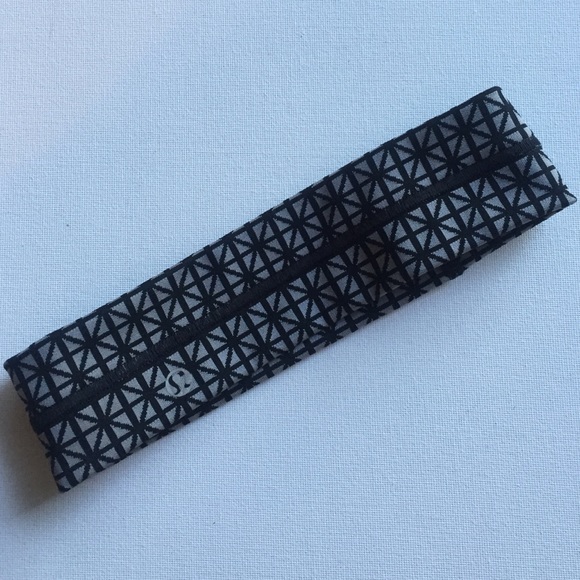 lululemon athletica Accessories - Lululemon Athletica headband