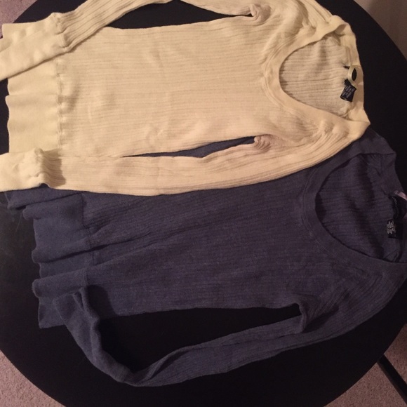 Yellow and navy ribbed scoop neck sweaters