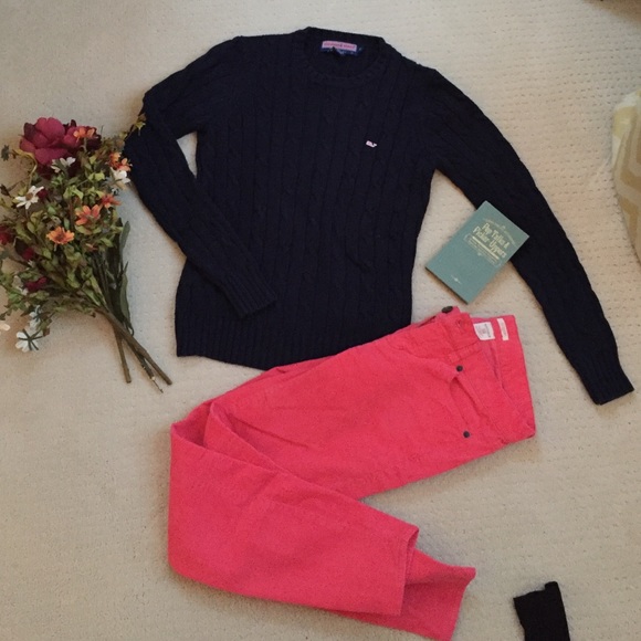 Vineyard Vines navy cable knit sweater size small