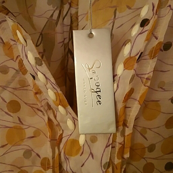Beautiful Tunic - Picture 3 of 3