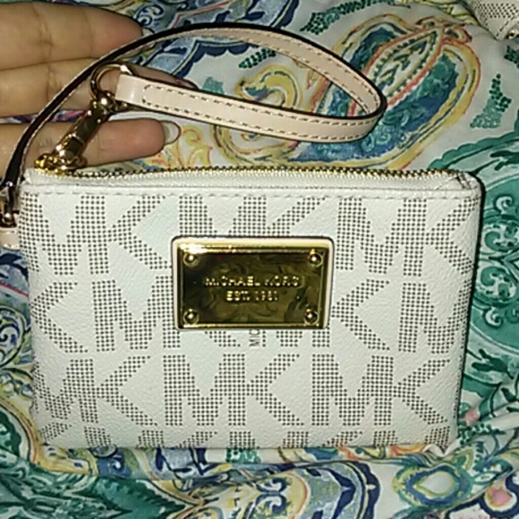 Michael Kors jet set small wristlet